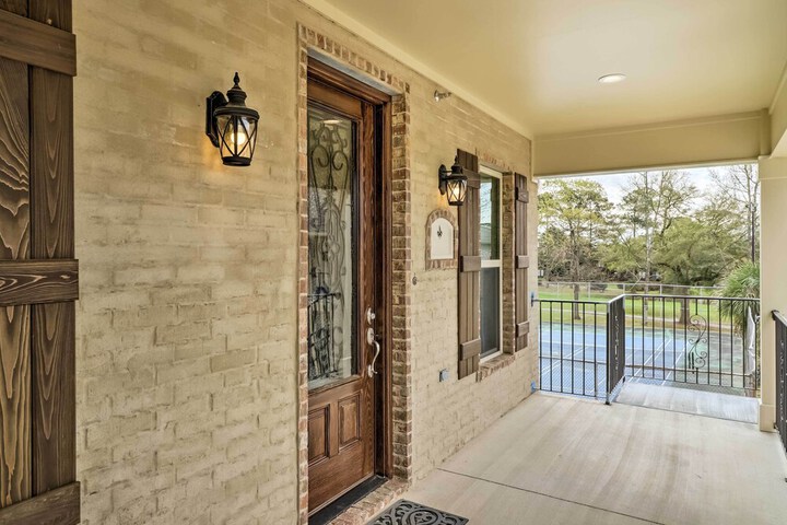 Diamondhead Condo - Marina Pool Access & Golfing!