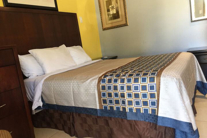 Room 16 of 25