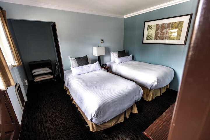 The Mammoth Creek Inn
