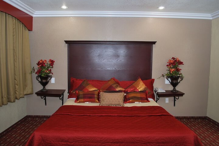 Room 13 of 26