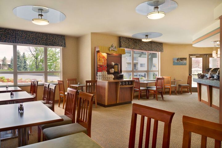 Ramada by Wyndham Nanaimo
