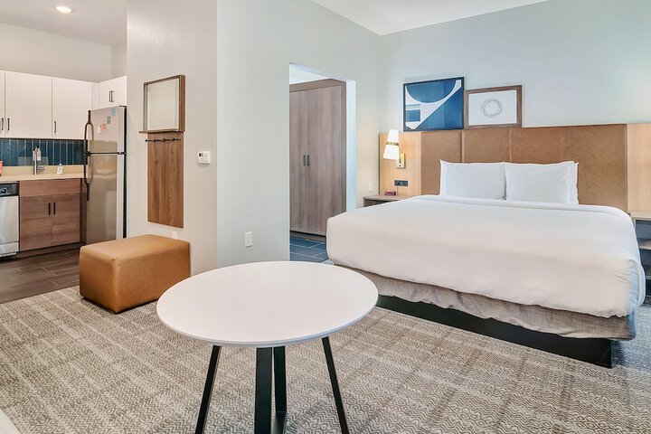 Staybridge Suites University Area by IHG