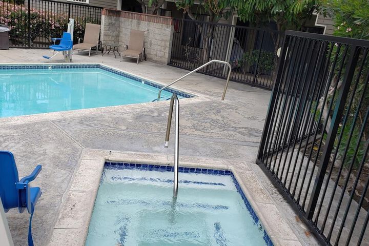 Pool 13 of 42