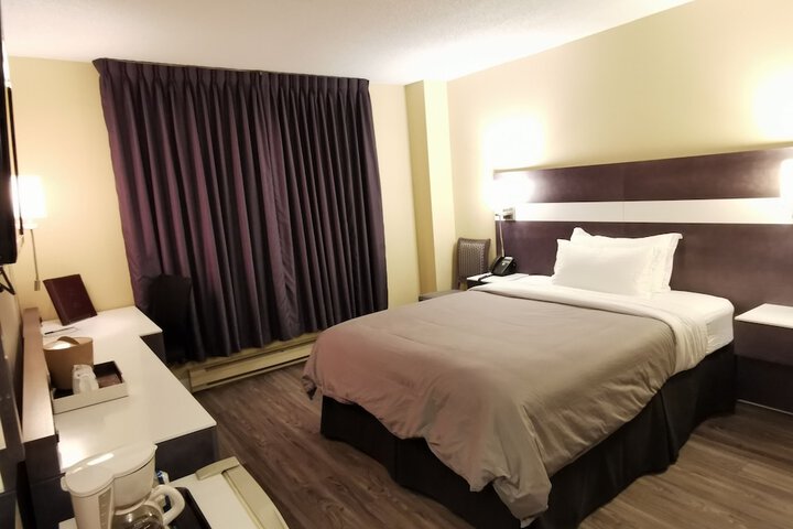 Room 16 of 40