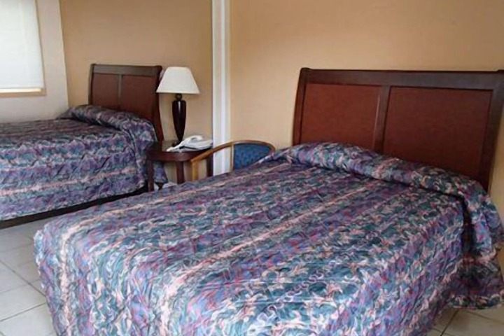 Room 10 of 22
