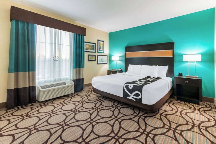 La Quinta Inn & Suites by Wyndham Carlsbad