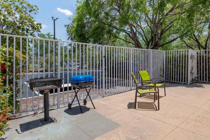 Extended Stay America Suites Ft. Lauderdale Cyp Crk NW 6th Wy
