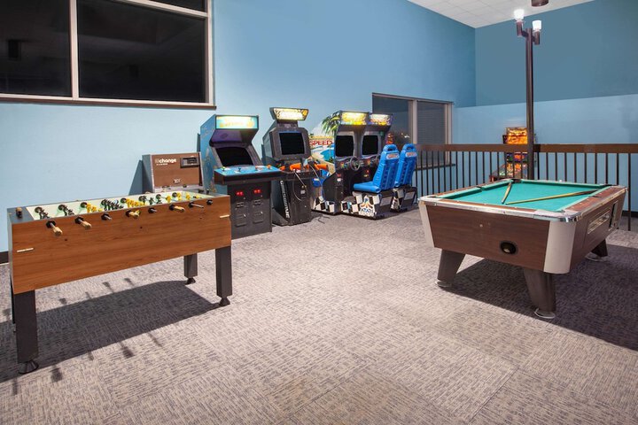 Room 8 of 16