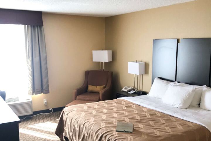 Room 9 of 13