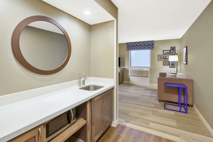 Room 13 of 22