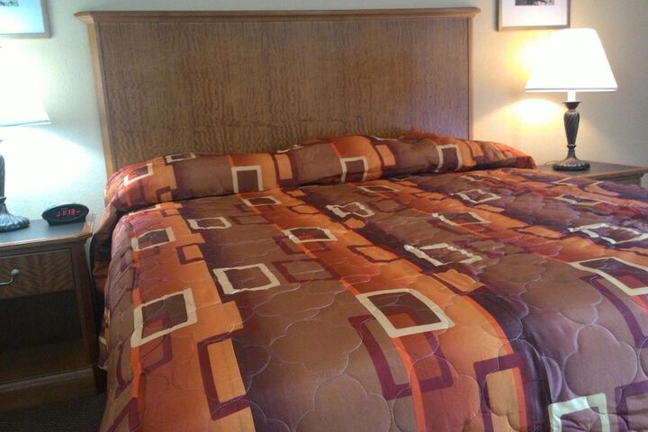 Room 11 of 21