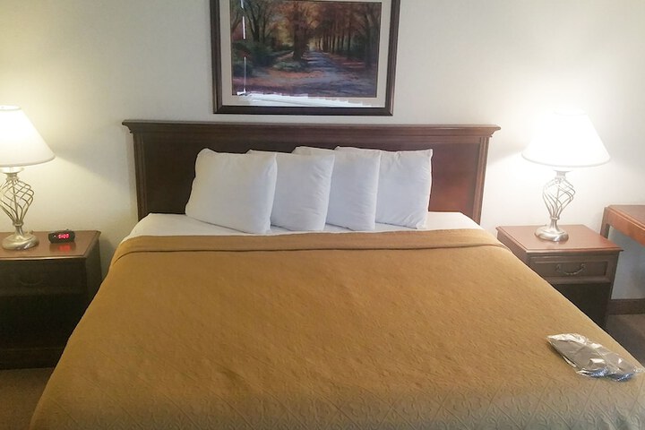 Room 21 of 34