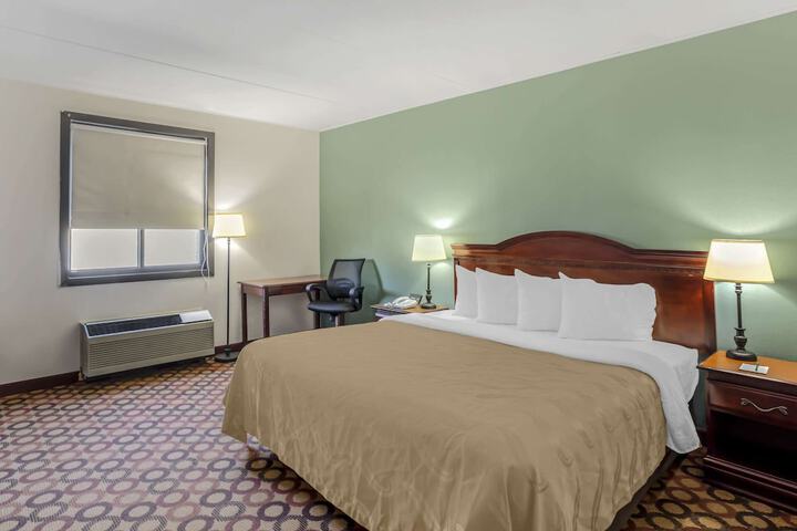 Room 15 of 32