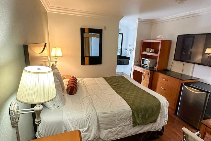 Room 42 of 65
