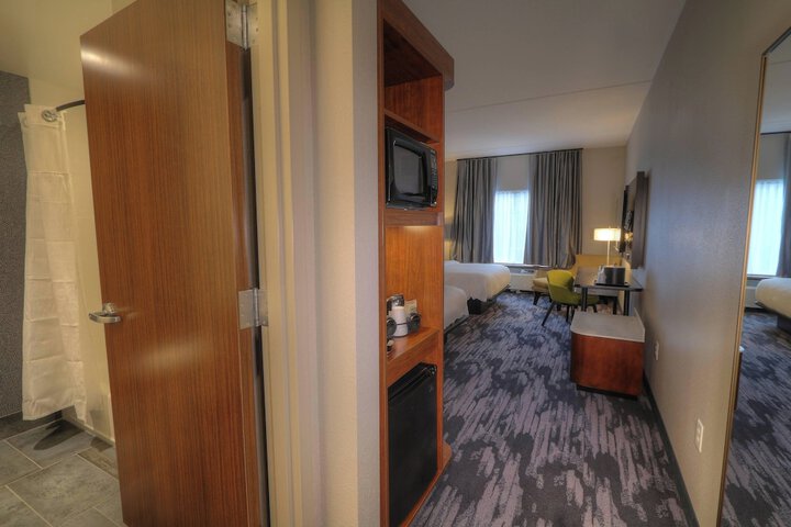 Room 14 of 39