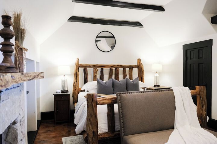 The Winchester Lodge