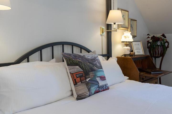 Beaujolais Boutique B & B at Theas House- Adults Only