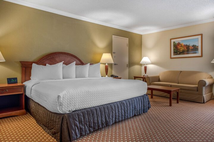Room 9 of 32