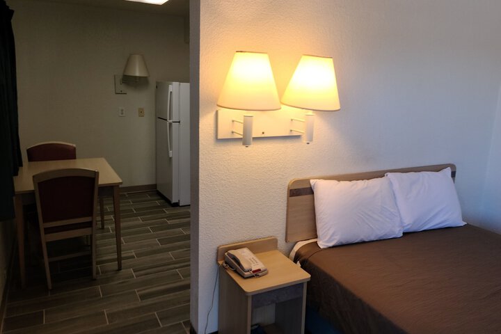 Room 16 of 22