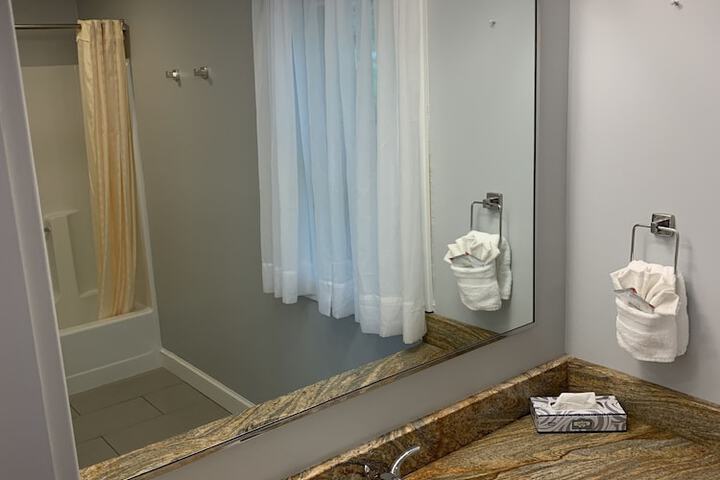 Room 13 of 30