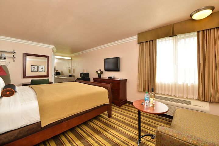 Room 9 of 31