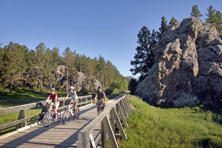 Holiday Inn Express & Suites Rapid City - Rushmore South by IHG