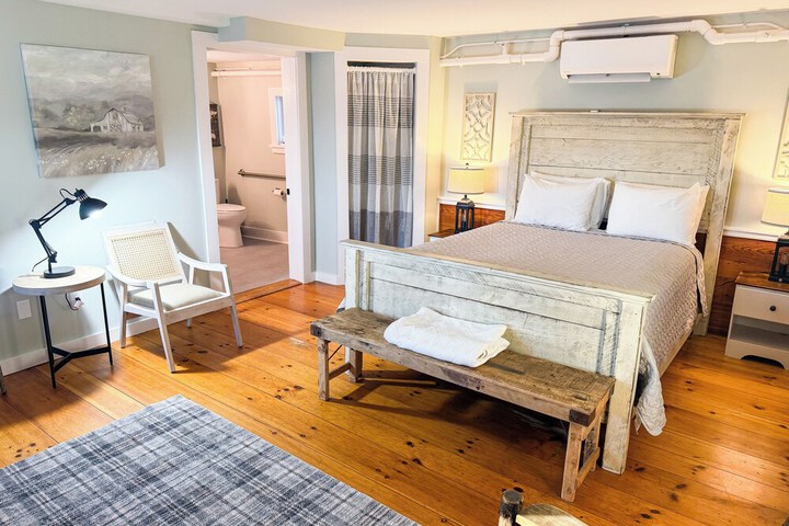 Room 43 of 81