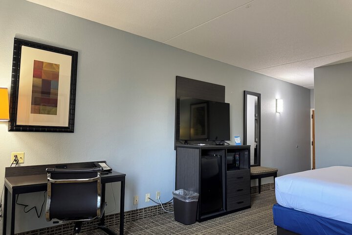 Room 7 of 25
