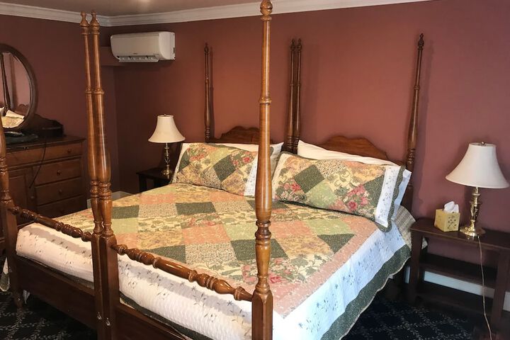 Room 27 of 64