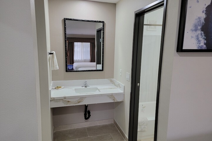 Room 14 of 18