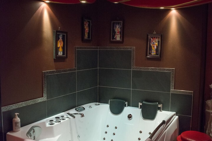 Hot Tub 55 of 62