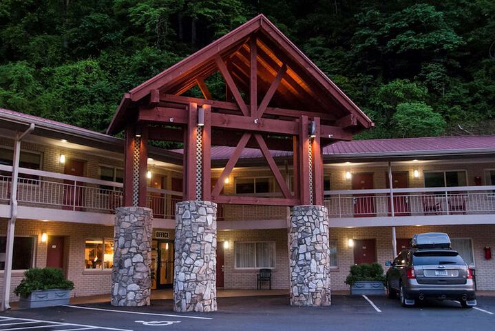 Hotel 2 of 27