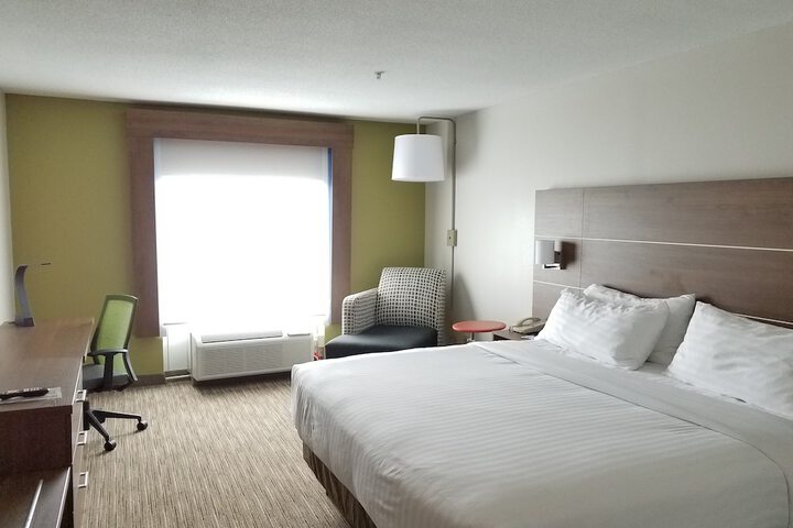 Holiday Inn Express & Suites Lenoir Cty by IHG