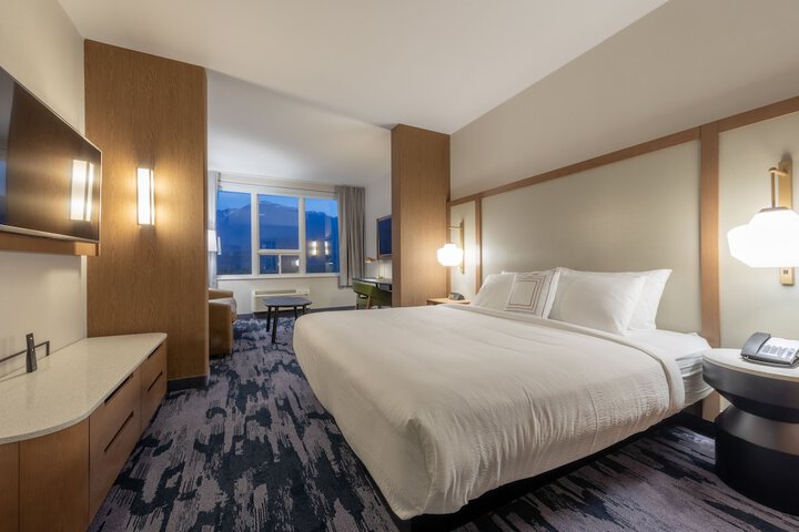 Room 15 of 37
