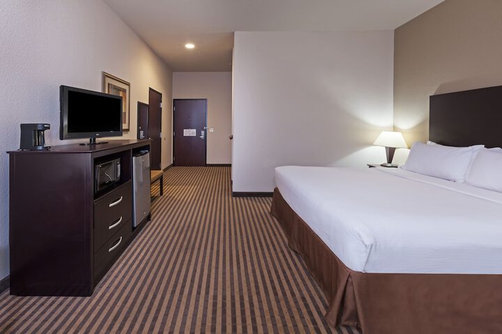 Room 7 of 32