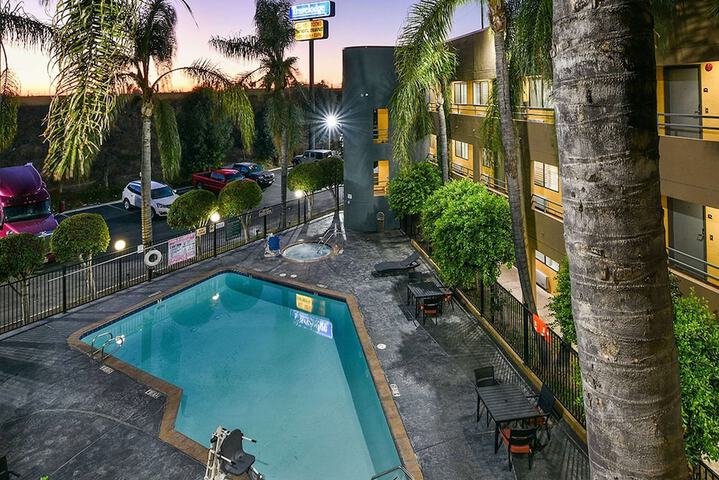 Travelodge by Wyndham Commerce Los Angeles Area