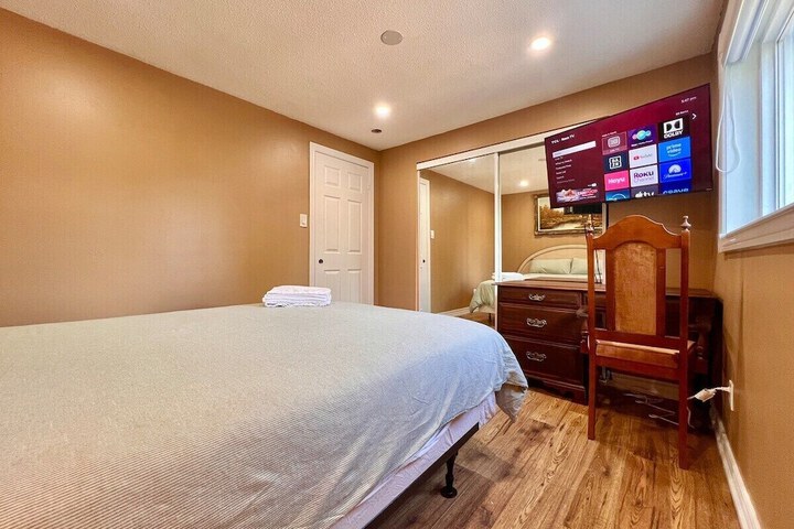 Cozy Home Near Transit & Hillcrest Mall with Free Parking