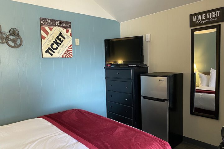 Lamplighter Cabins & Suites