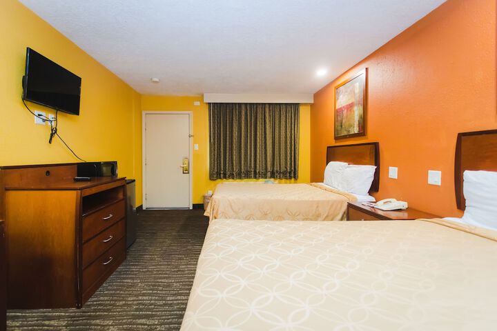 Room 27 of 39