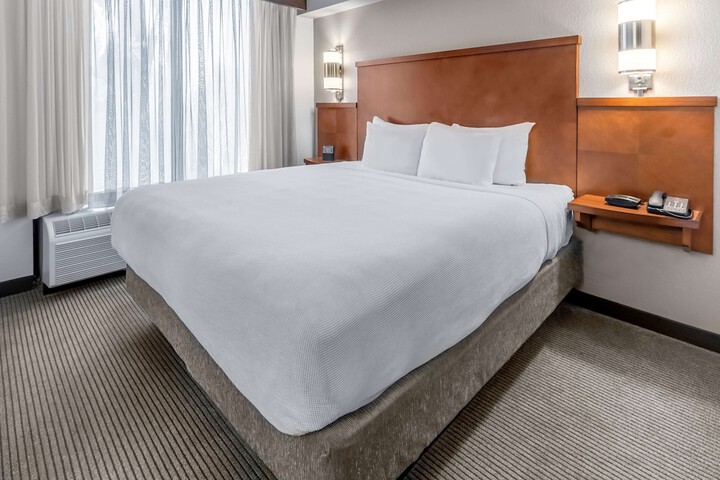 Room 32 of 64