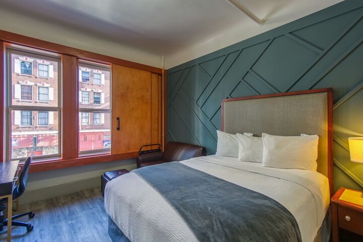 Room 72 of 115