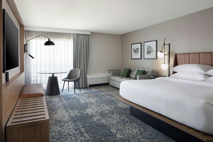 Sheraton Westport Chalet Hotel St. Louis