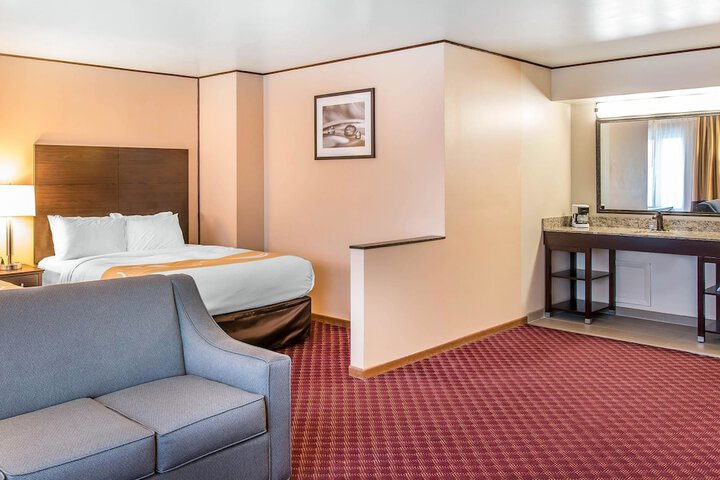 Room 27 of 36