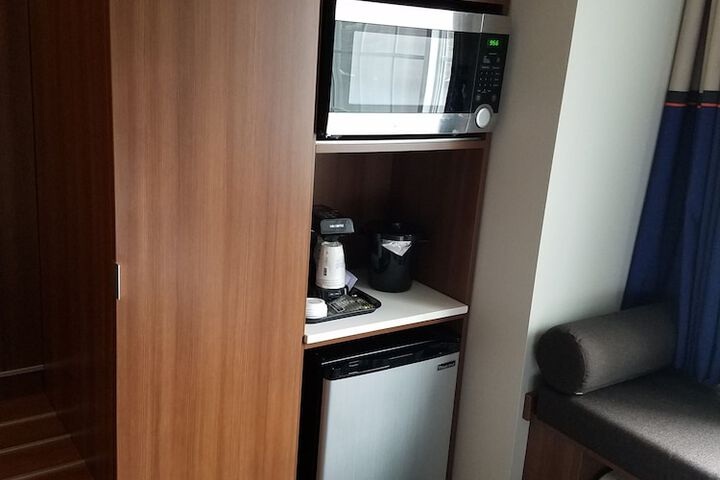 Room 25 of 33