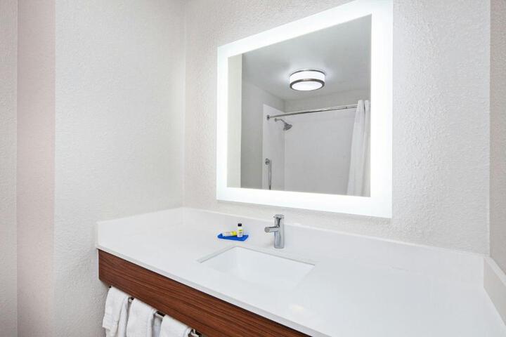 Holiday Inn Express & Suites Clovis-Fresno Area by IHG