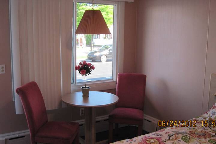 Room 14 of 42