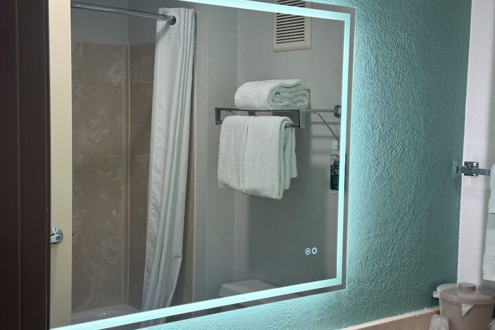 Room 47 of 66