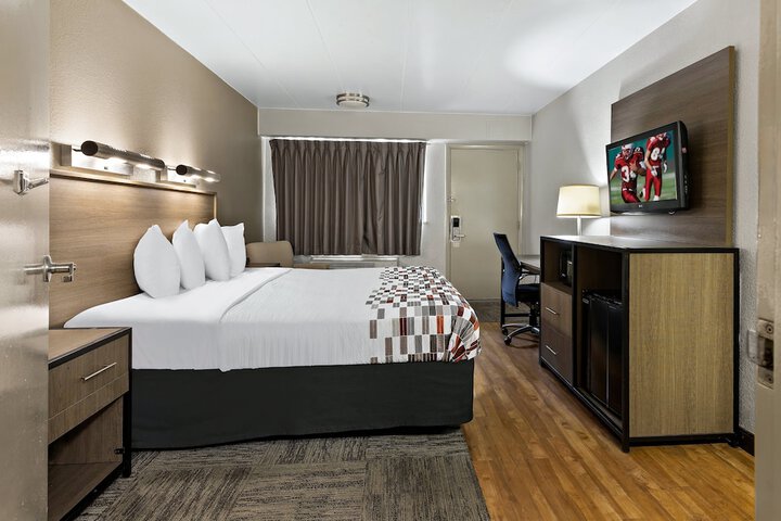 Room 32 of 41