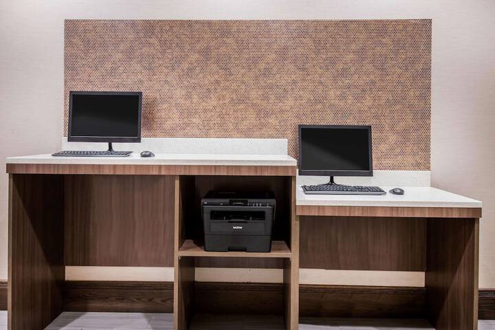 Business Center 48 of 49