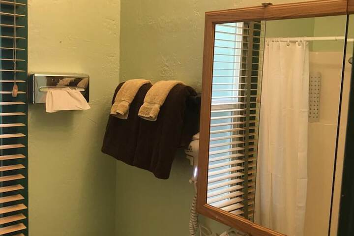Room 37 of 44